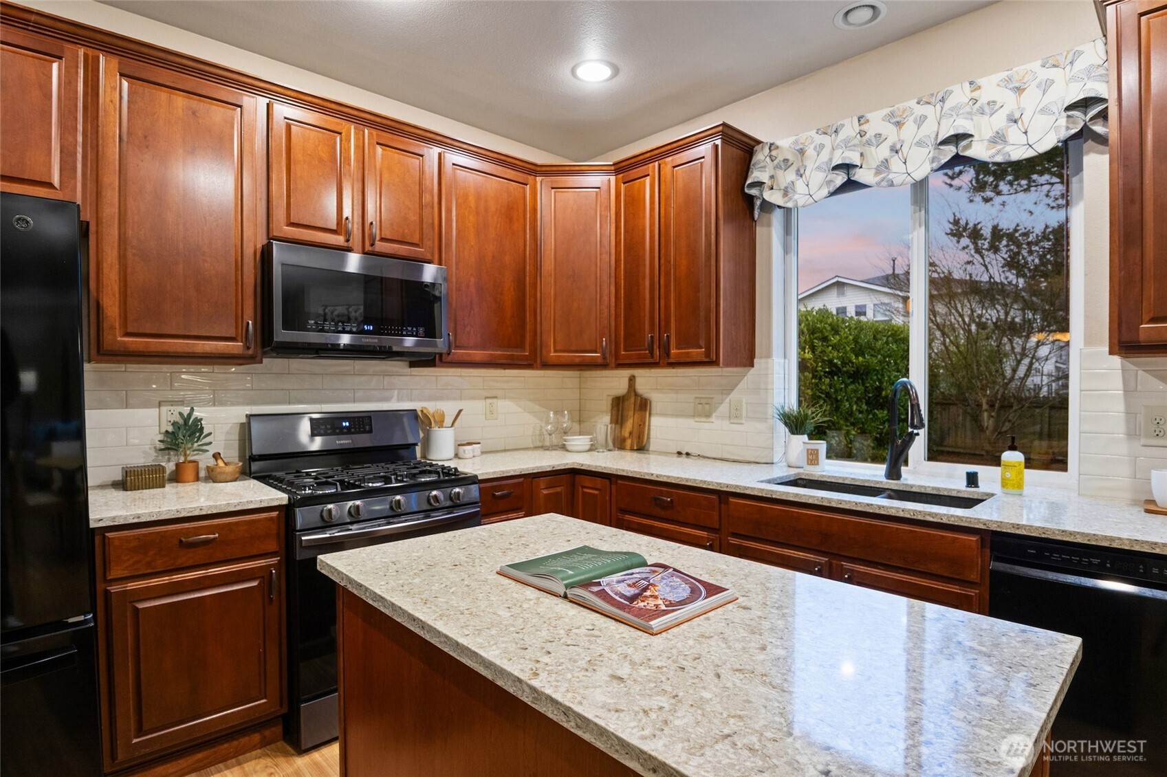 14027 SE 281st Street , Kent, WA 98042-7418