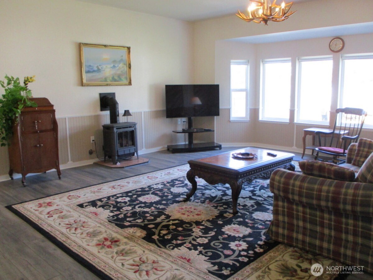 448 Octopus Avenue NE, Ocean Shores, WA 98569