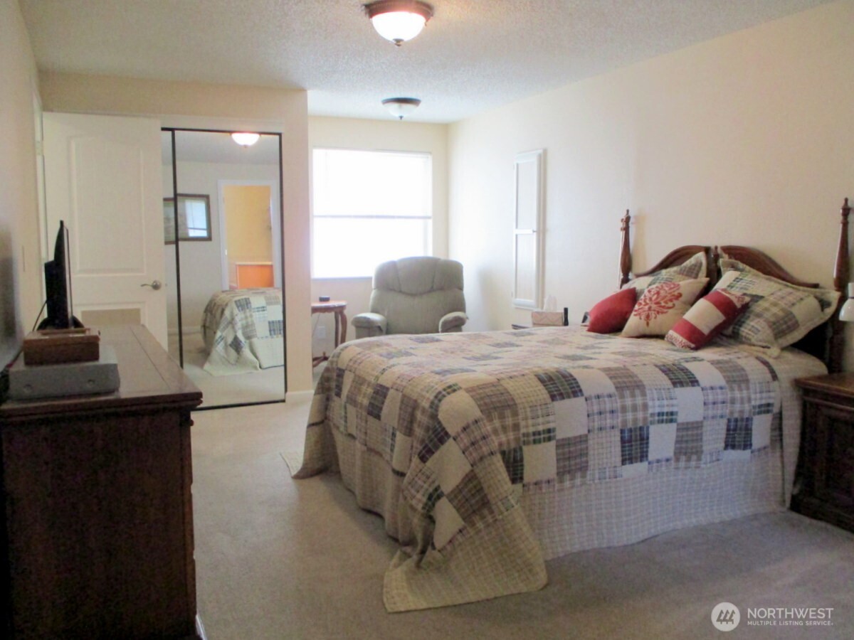 448 Octopus Avenue NE, Ocean Shores, WA 98569