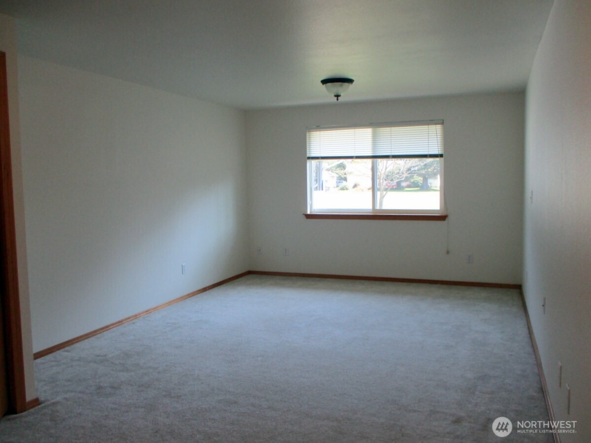 448 Octopus Avenue NE, Ocean Shores, WA 98569