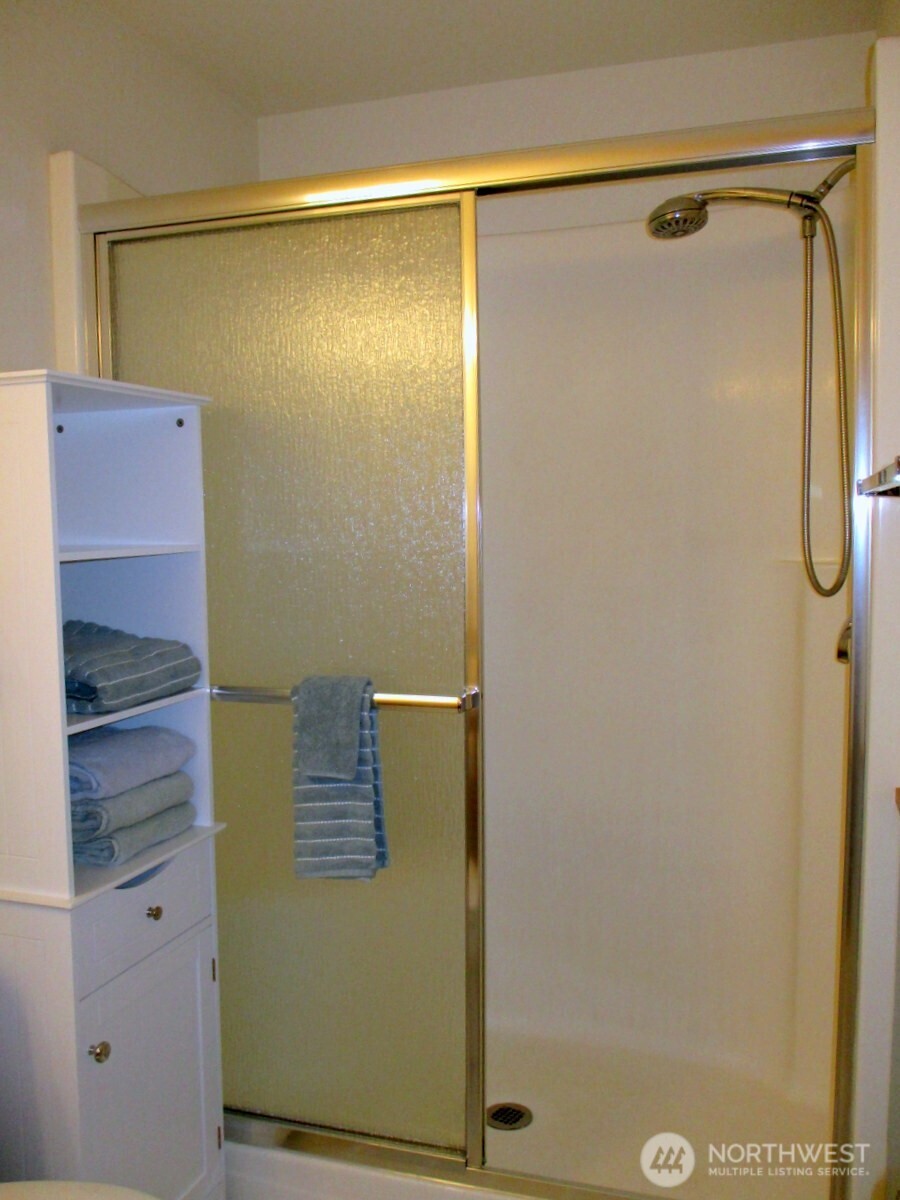 448 Octopus Avenue NE, Ocean Shores, WA 98569