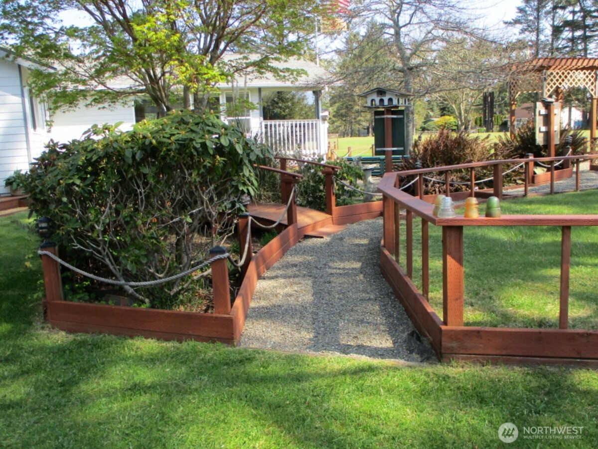 448 Octopus Avenue NE, Ocean Shores, WA 98569