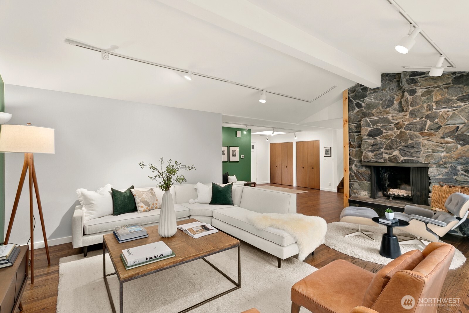 17834 33rd Avenue NE, Lake Forest Park, WA 98155