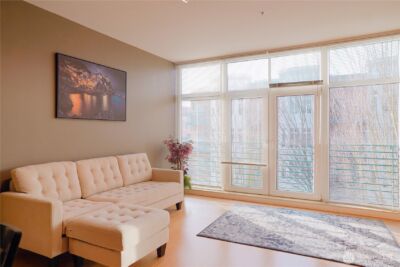 17 W Mercer Street #207, Seattle, WA 98119 - Photo 2