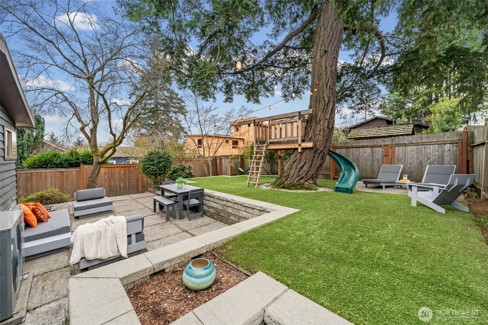 5053 36th Avenue NE, Seattle, WA 98105