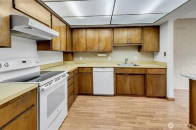 11019 B Glen Acres Drive S, Seattle, WA 98168-1581 - Photo 28