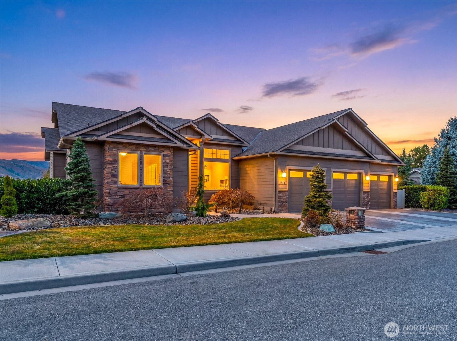 317 Stoneridge Drive , East Wenatchee, WA 98802