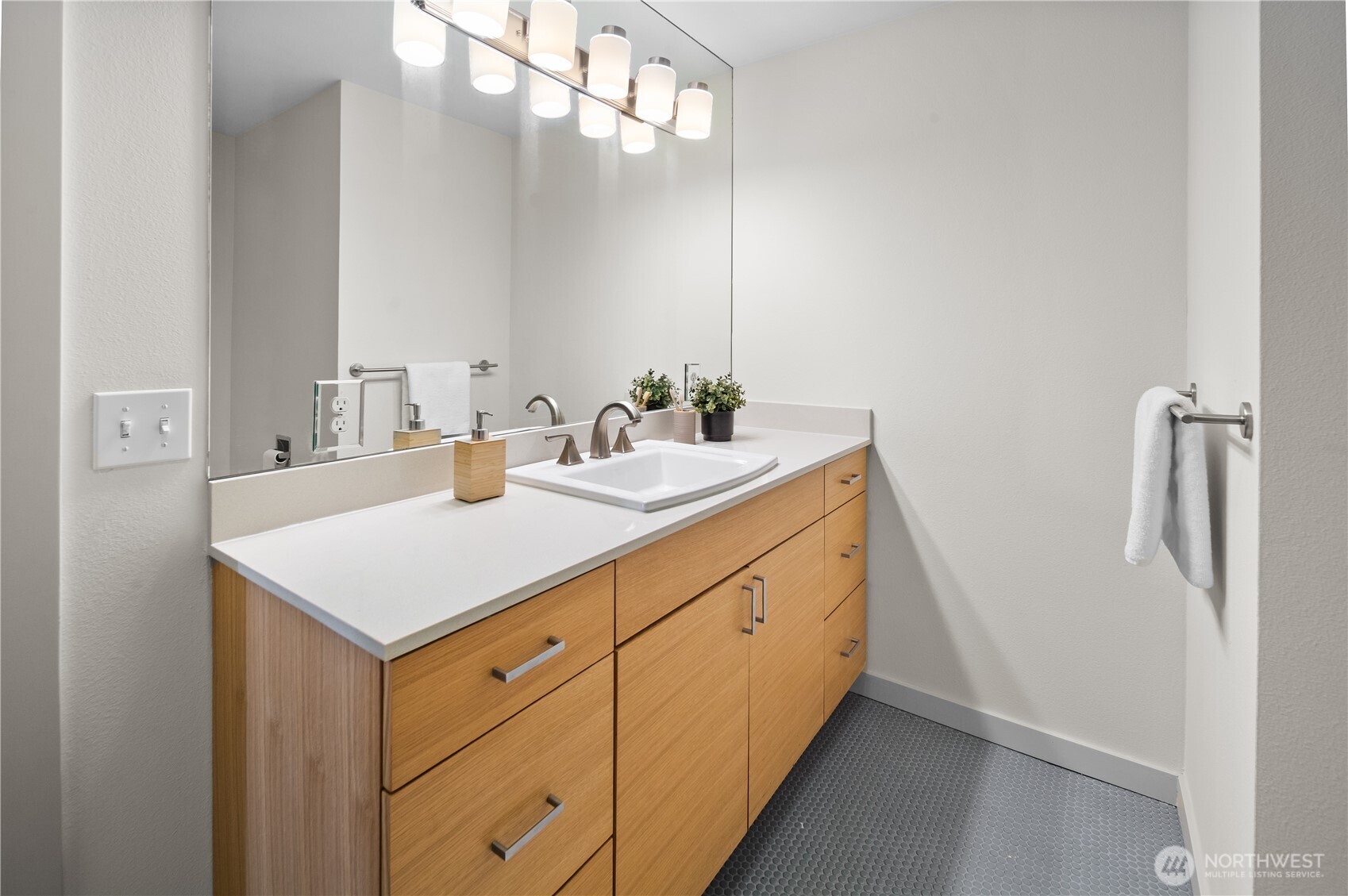 3808 38th Avenue S, Seattle, WA 98118