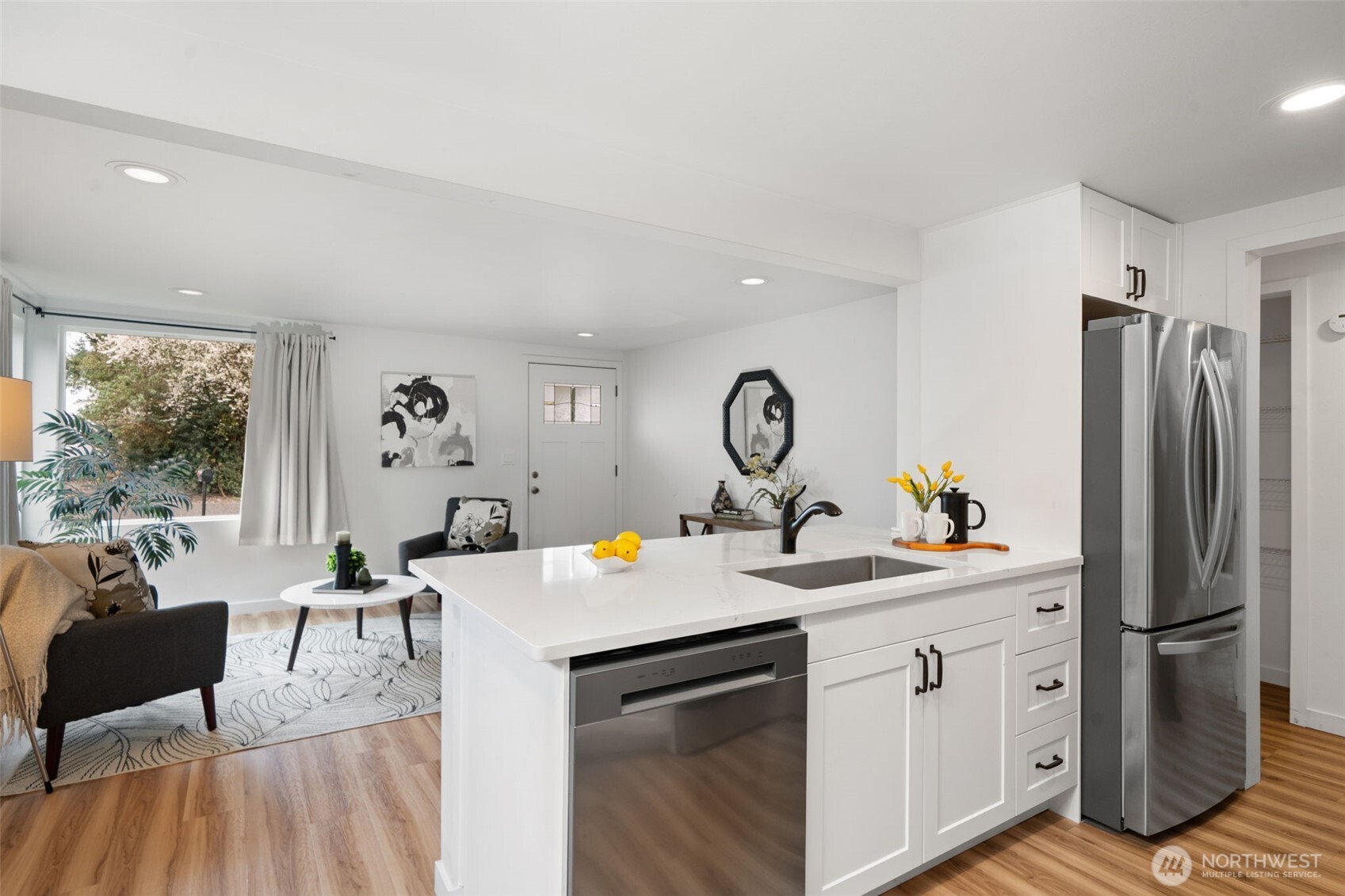 4110 W J Street , Bremerton, WA 98312