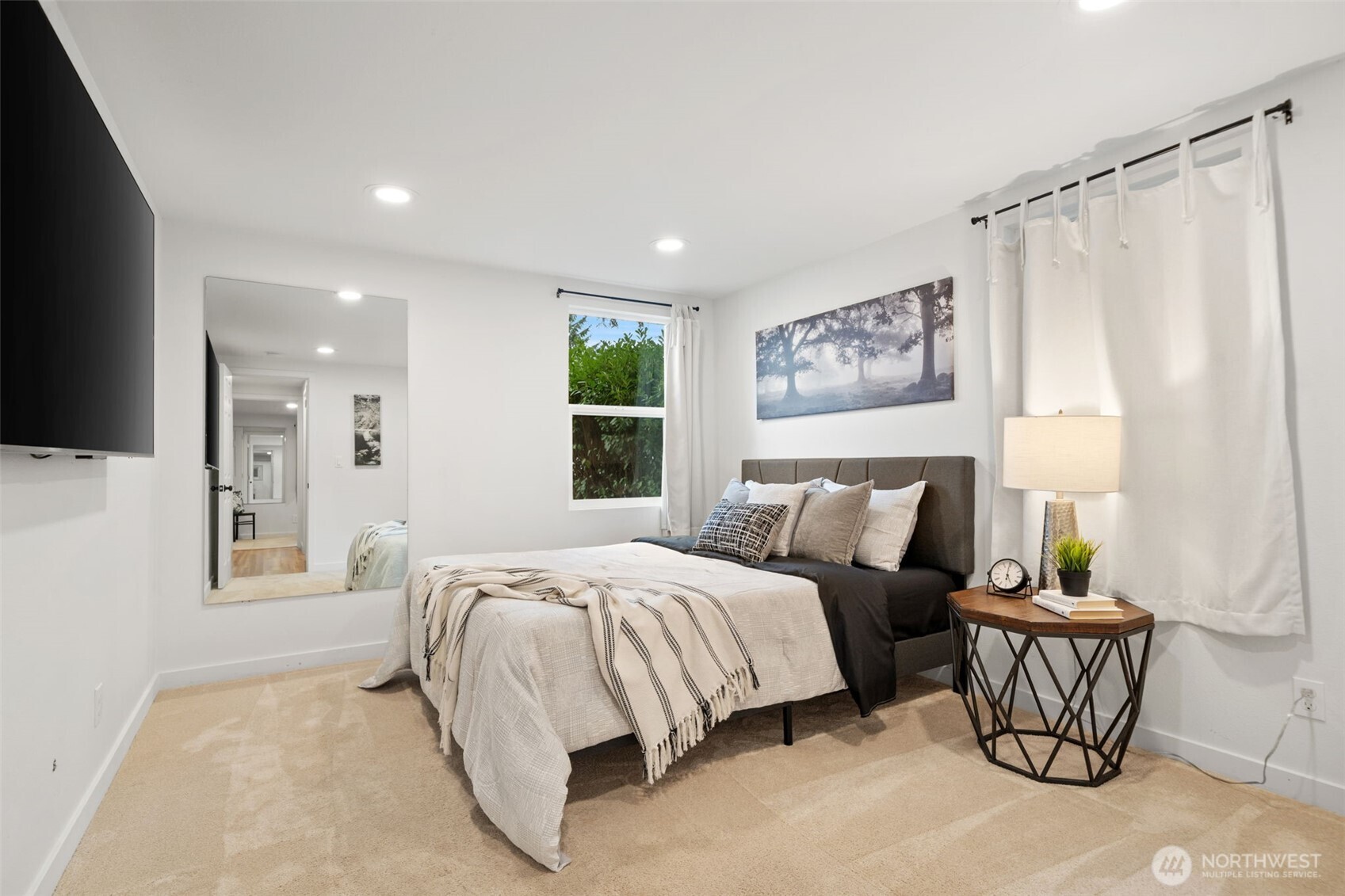 4110 W J Street , Bremerton, WA 98312