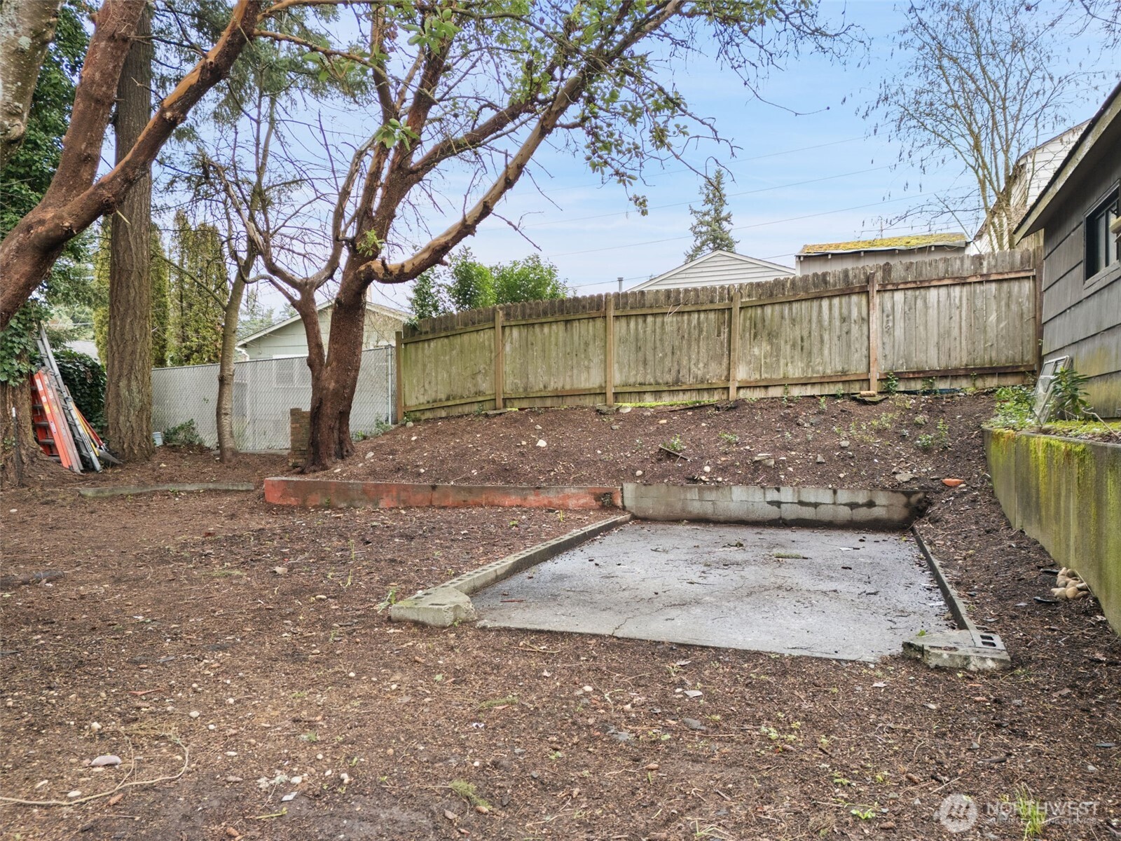 4110 W J Street , Bremerton, WA 98312