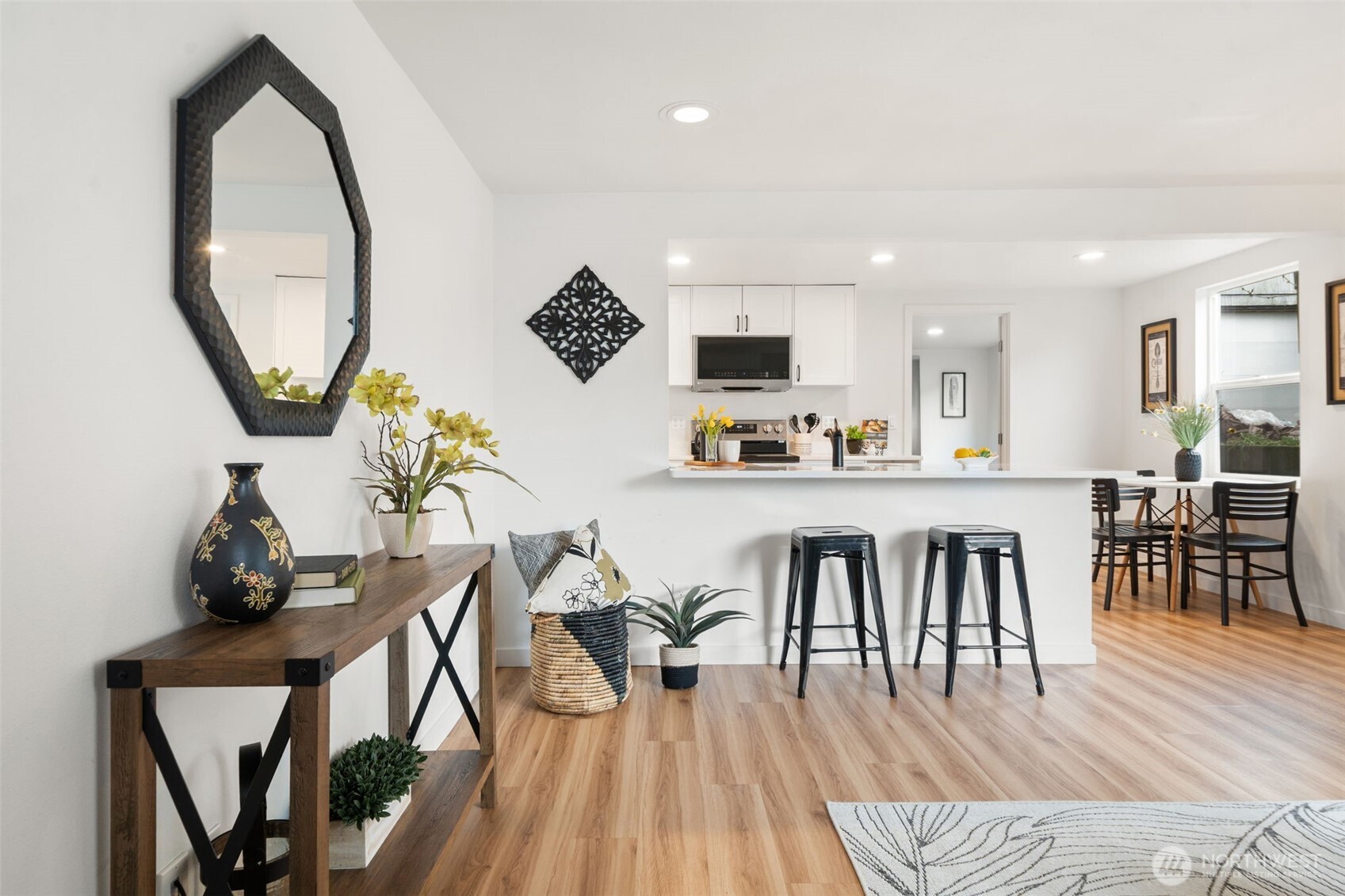 4110 W J Street , Bremerton, WA 98312