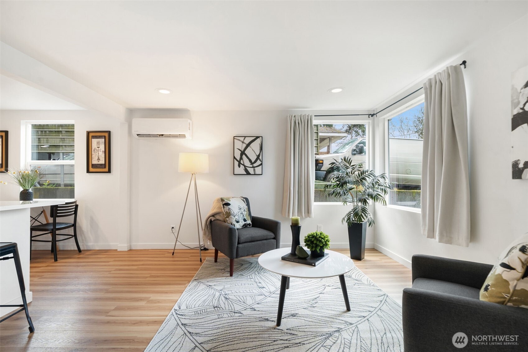 4110 W J Street , Bremerton, WA 98312