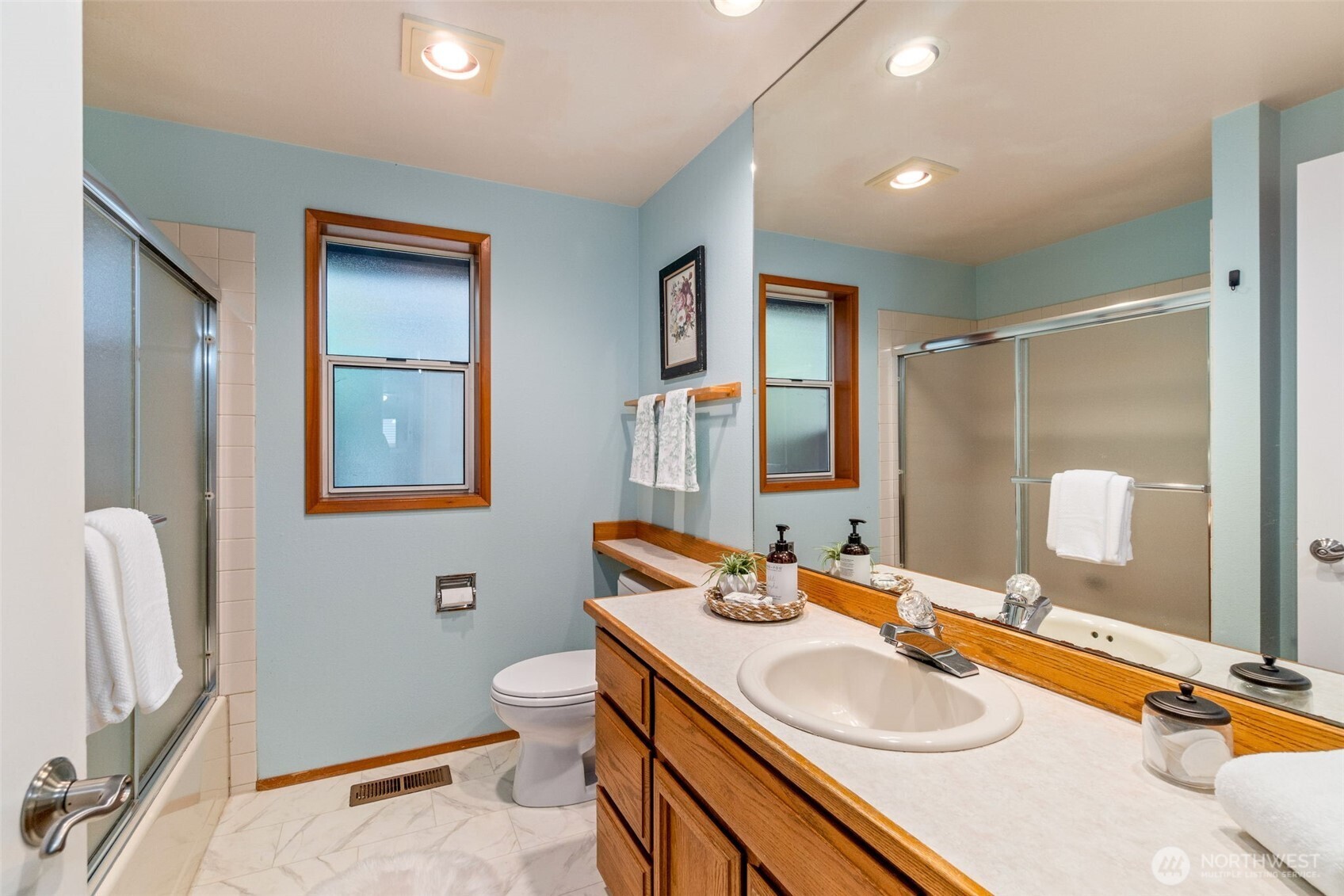 21007 Pioneer Way , Edmonds, WA 98026