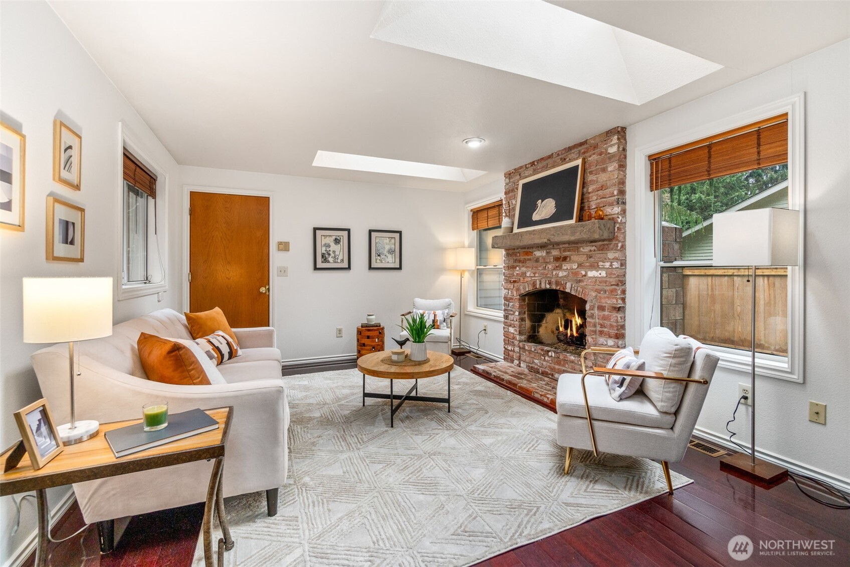 21007 Pioneer Way , Edmonds, WA 98026