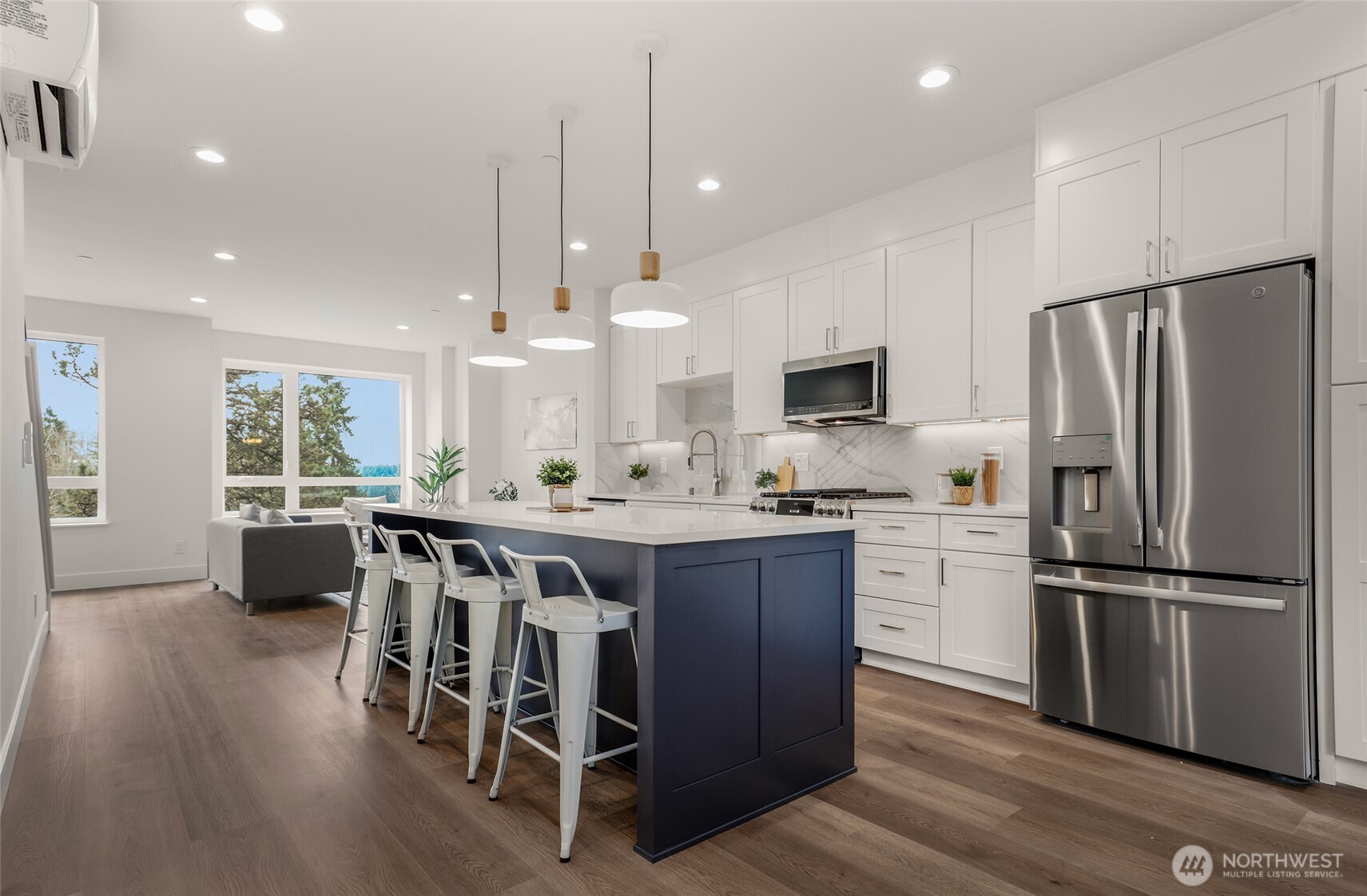 8923 166th Ave NE #102, Redmond, WA 98052