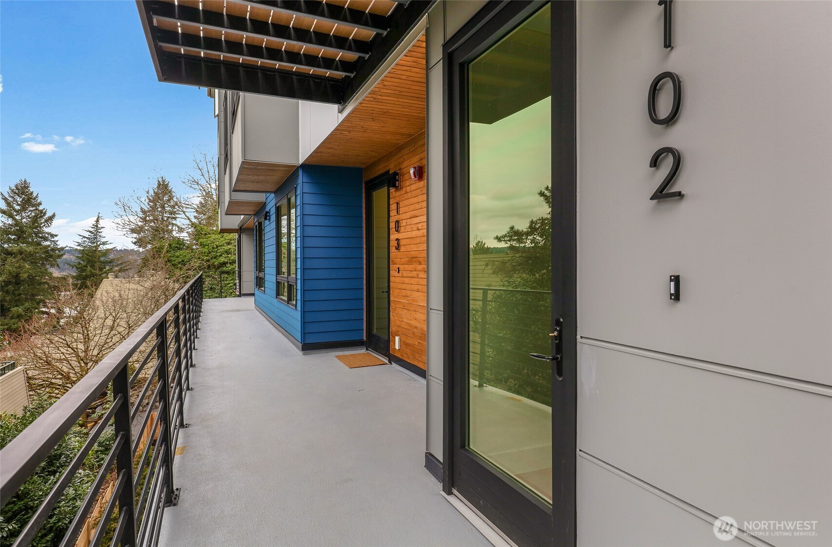 8923 166th Ave NE #102, Redmond, WA 98052