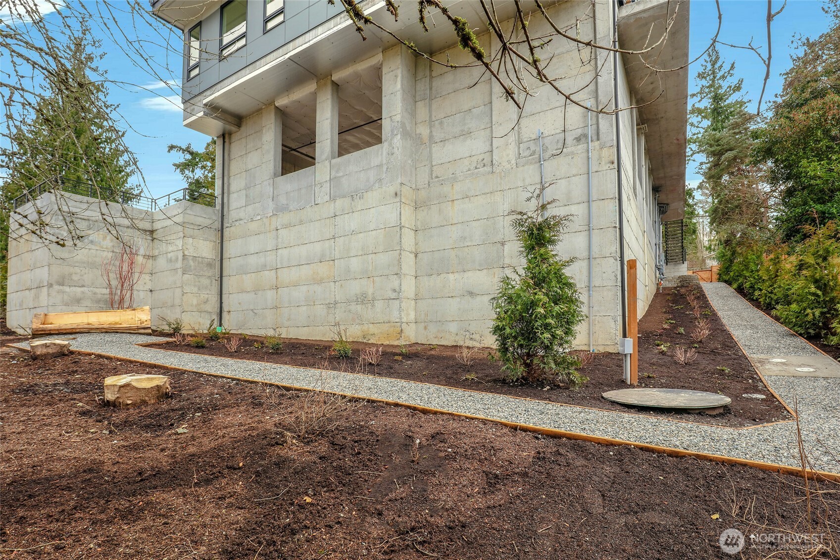 8923 166th Ave NE #102, Redmond, WA 98052