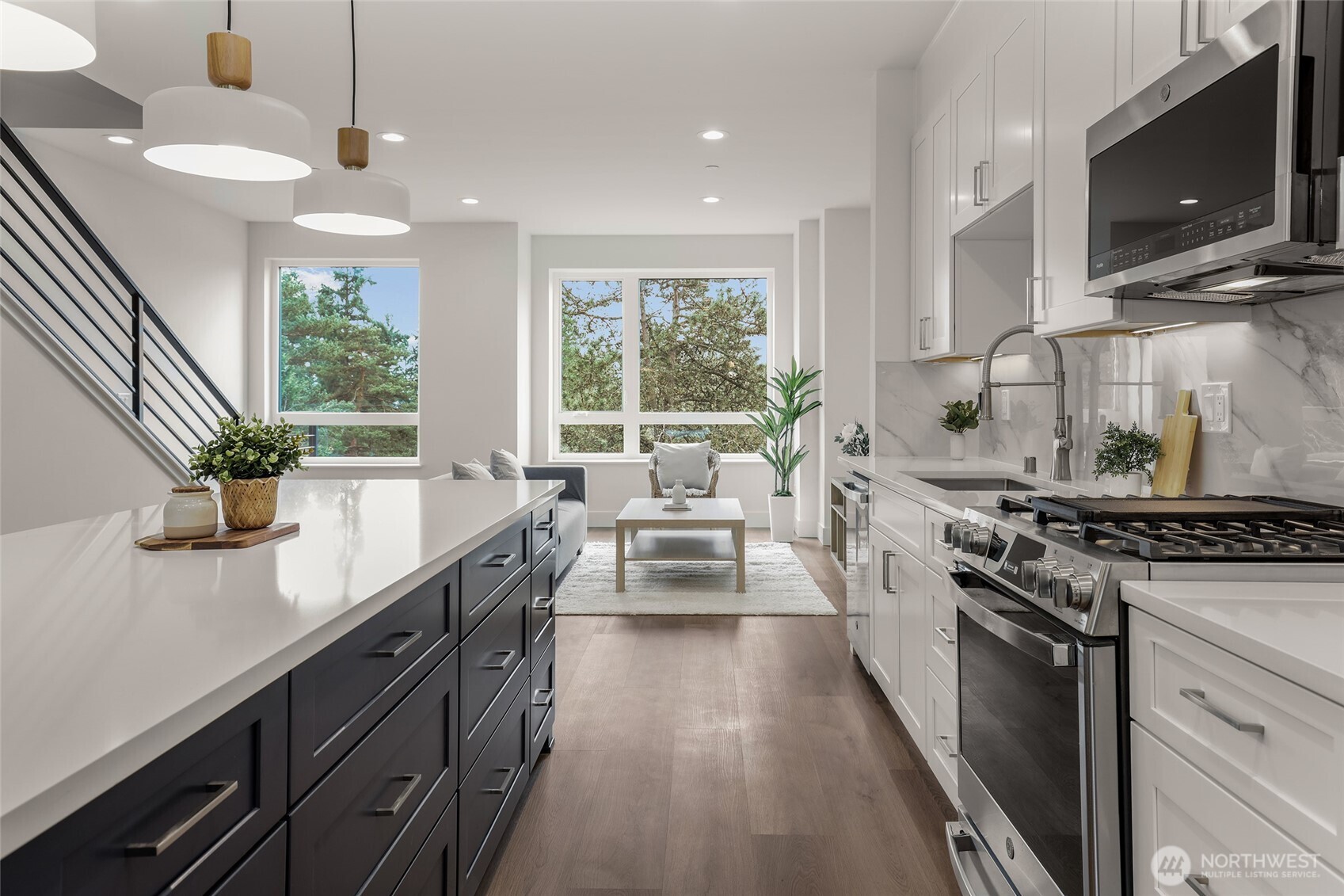 8923 166th Ave NE #102, Redmond, WA 98052