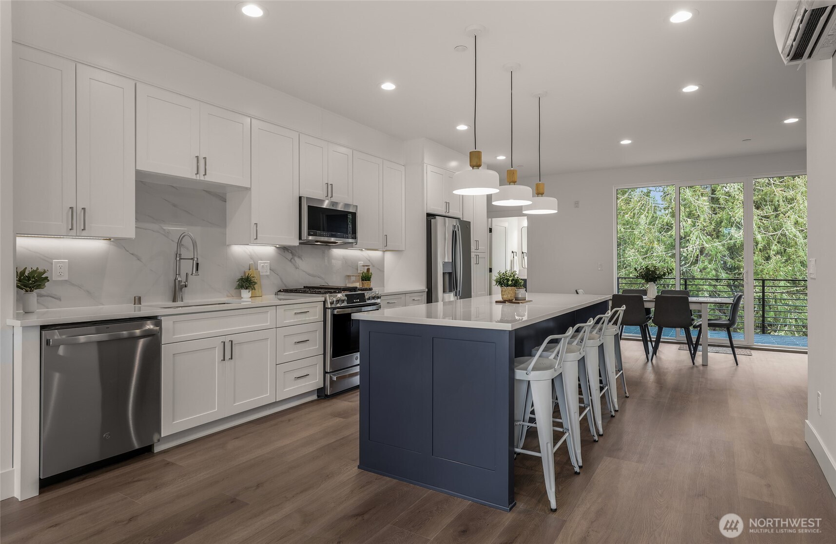 8923 166th Ave NE #102, Redmond, WA 98052