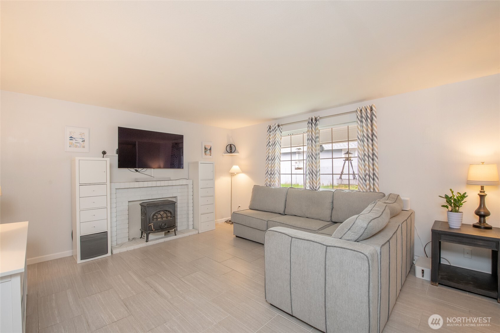 4348 E E Street , Tacoma, WA 98404