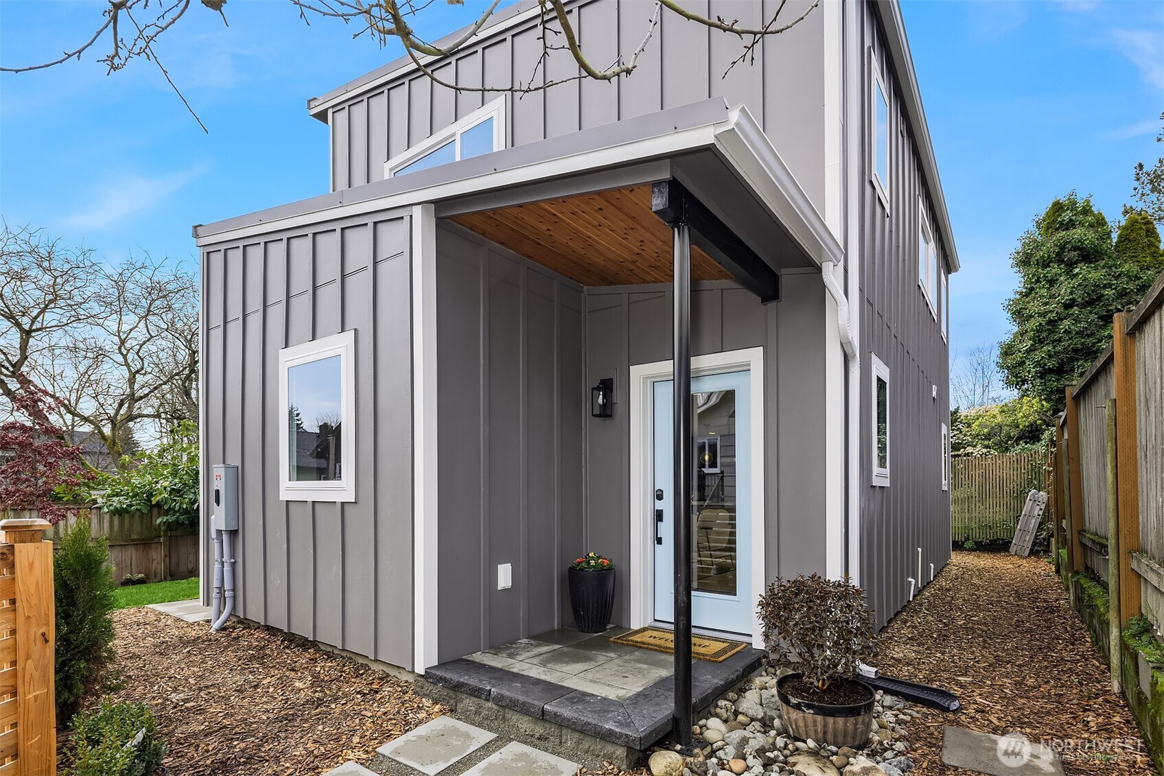 7521 12th Avenue NW, Seattle, WA 98117