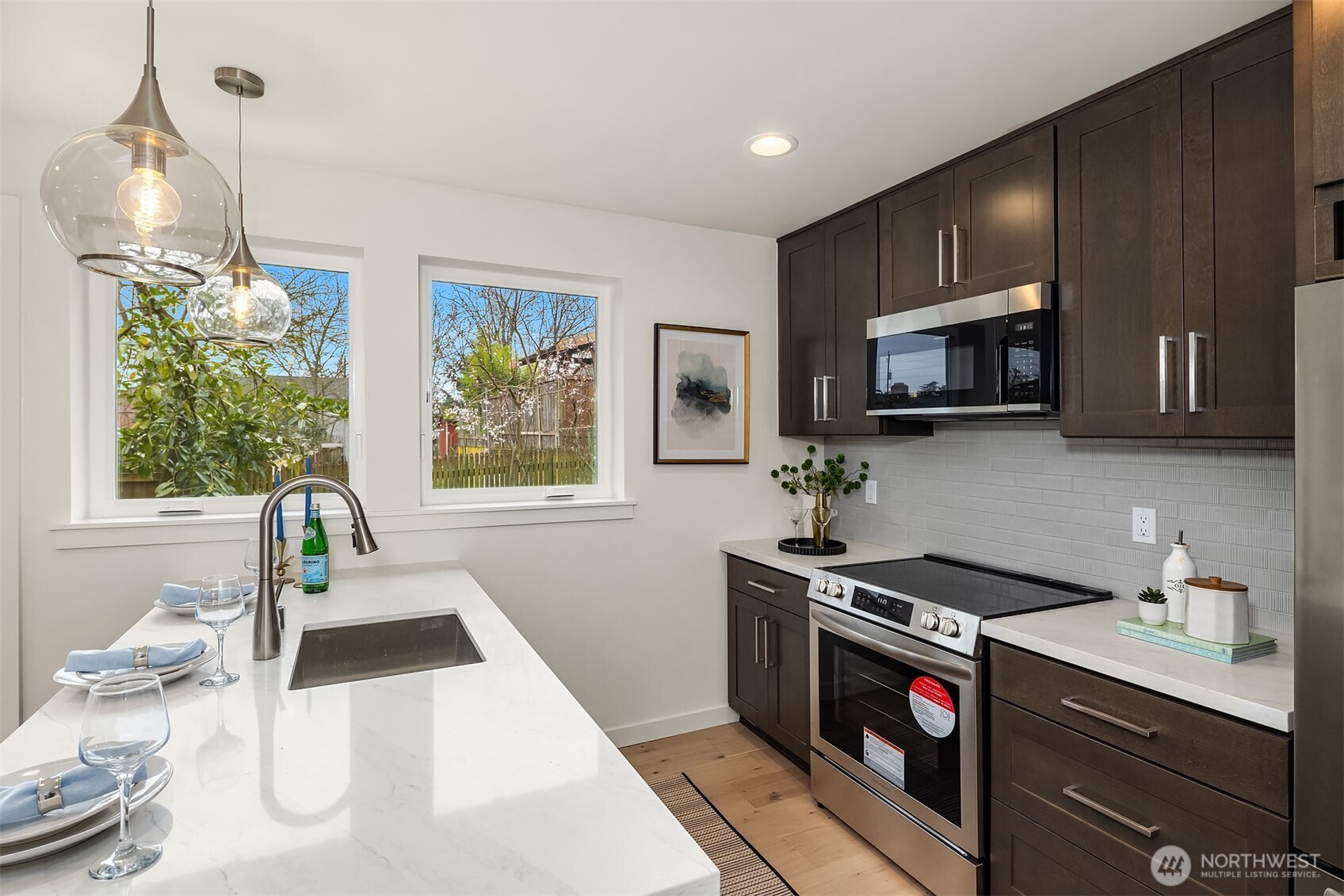 7521 12th Avenue NW, Seattle, WA 98117