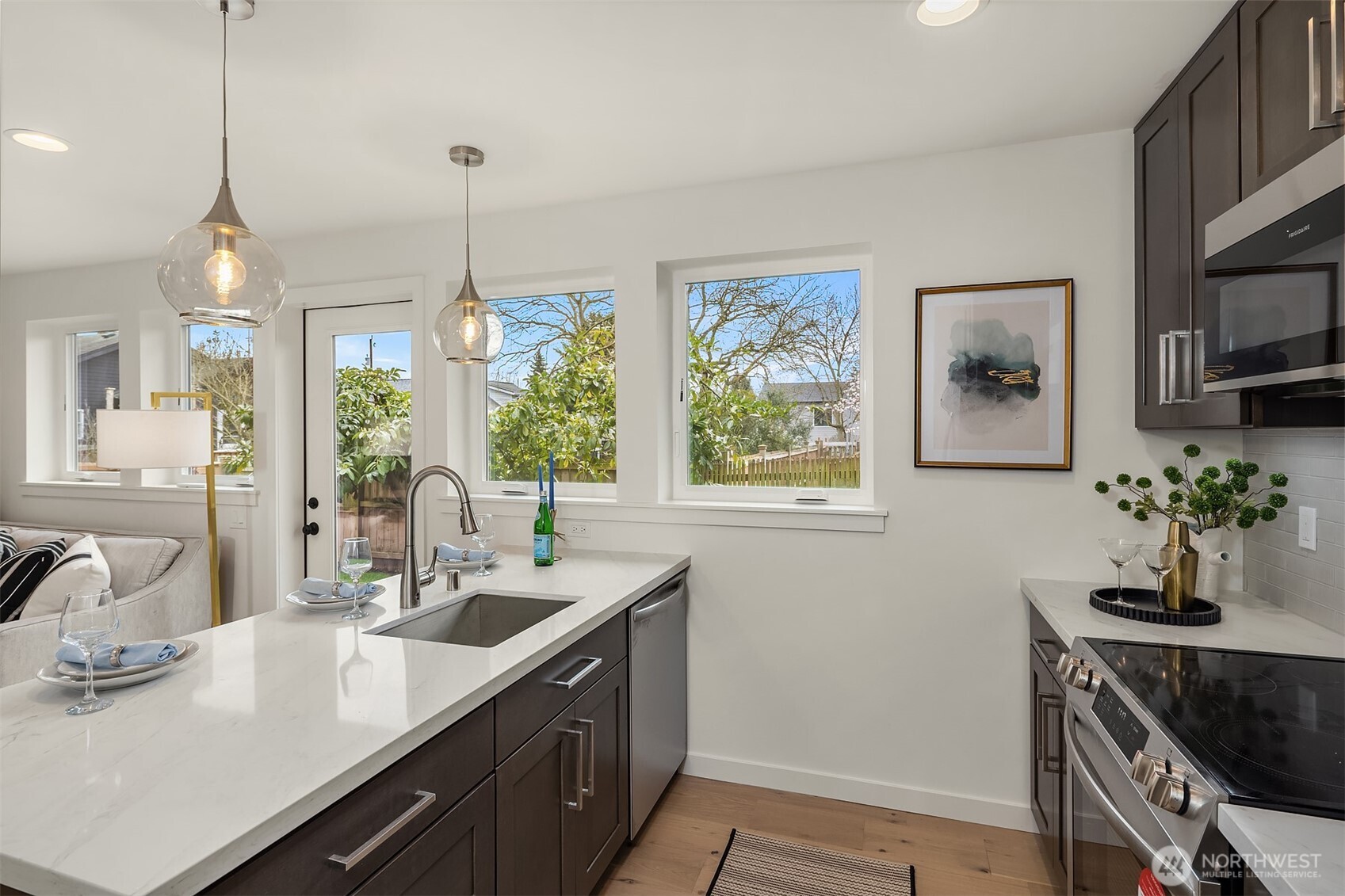 7521 12th Avenue NW, Seattle, WA 98117