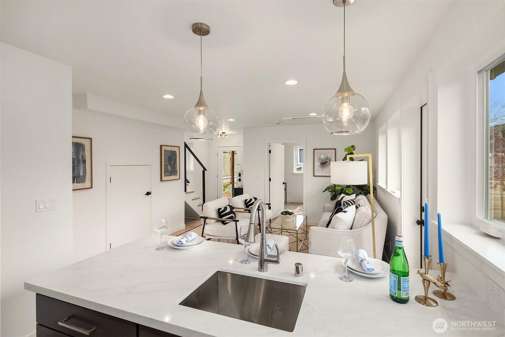 7521 12th Avenue NW, Seattle, WA 98117