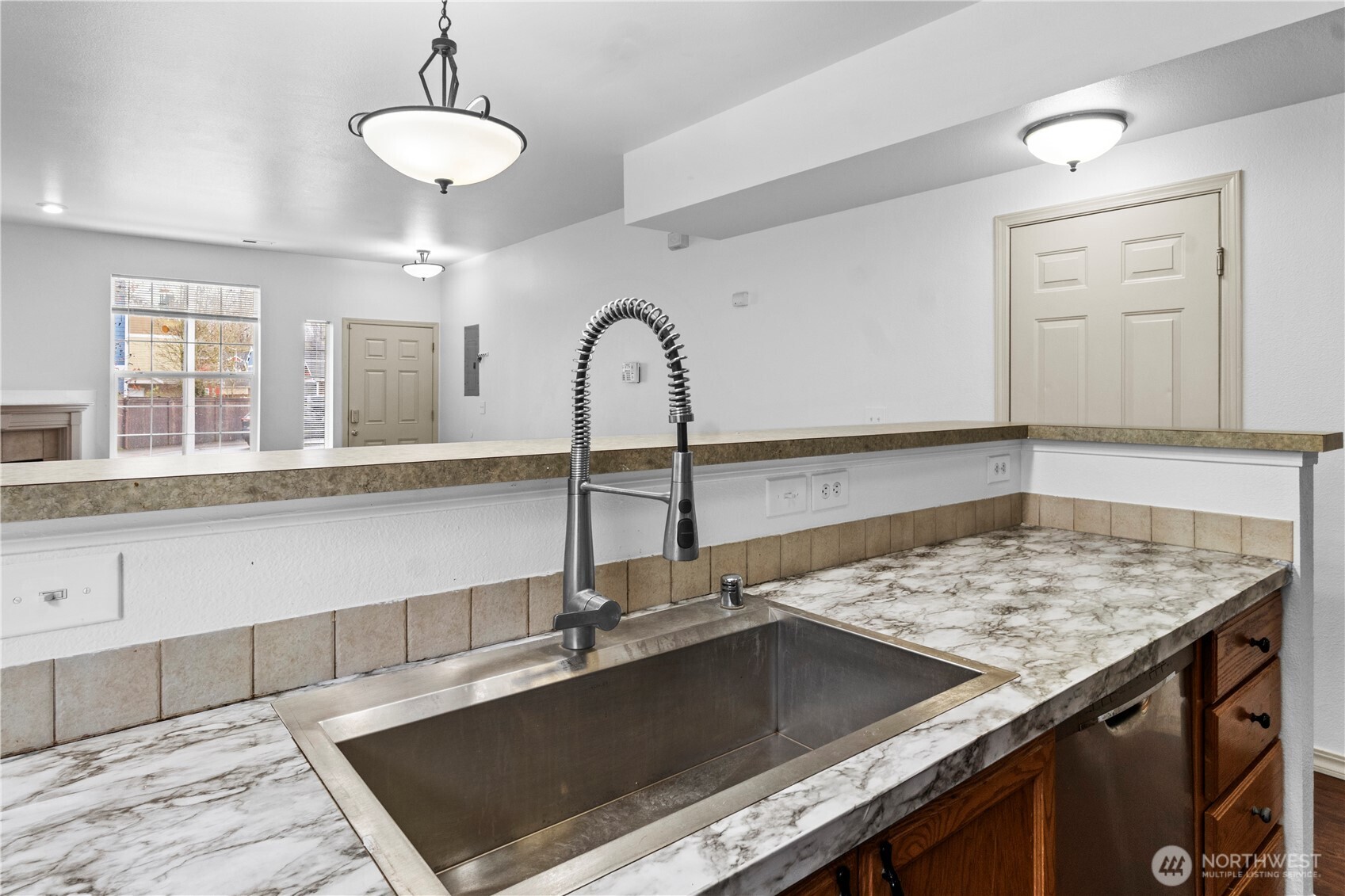 11203 6th Avenue E, Tacoma, WA 98445