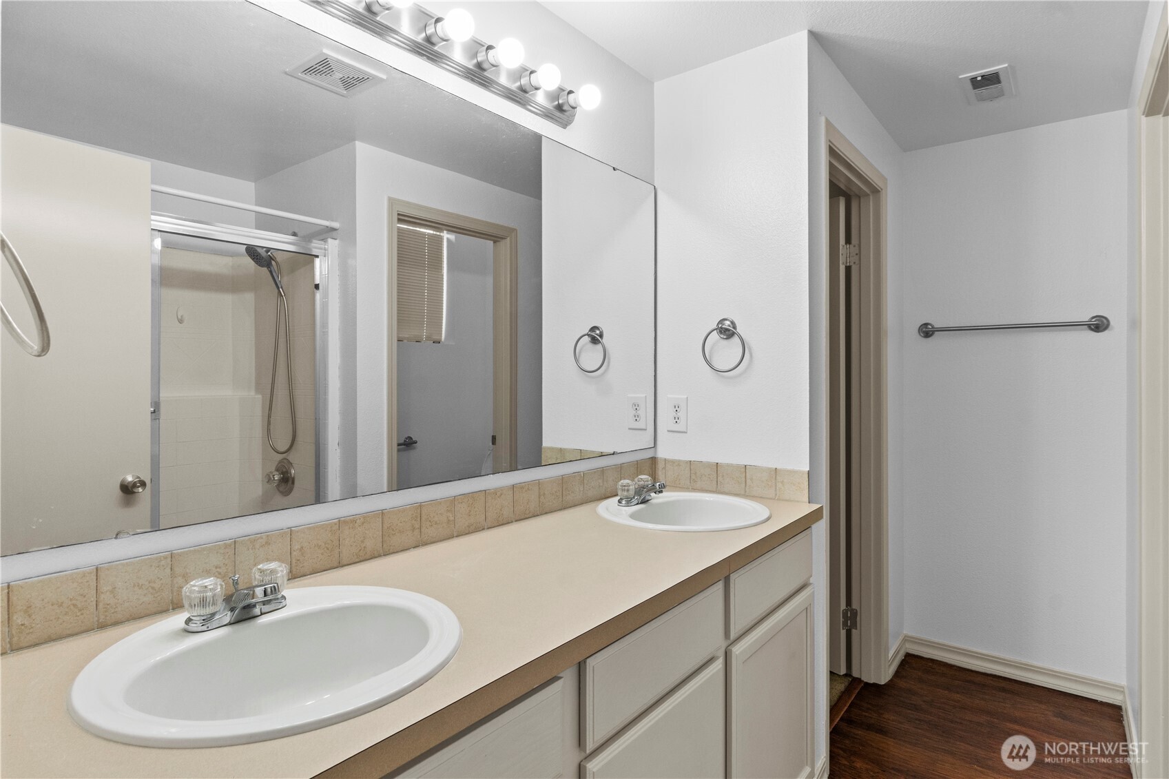 11203 6th Avenue E, Tacoma, WA 98445