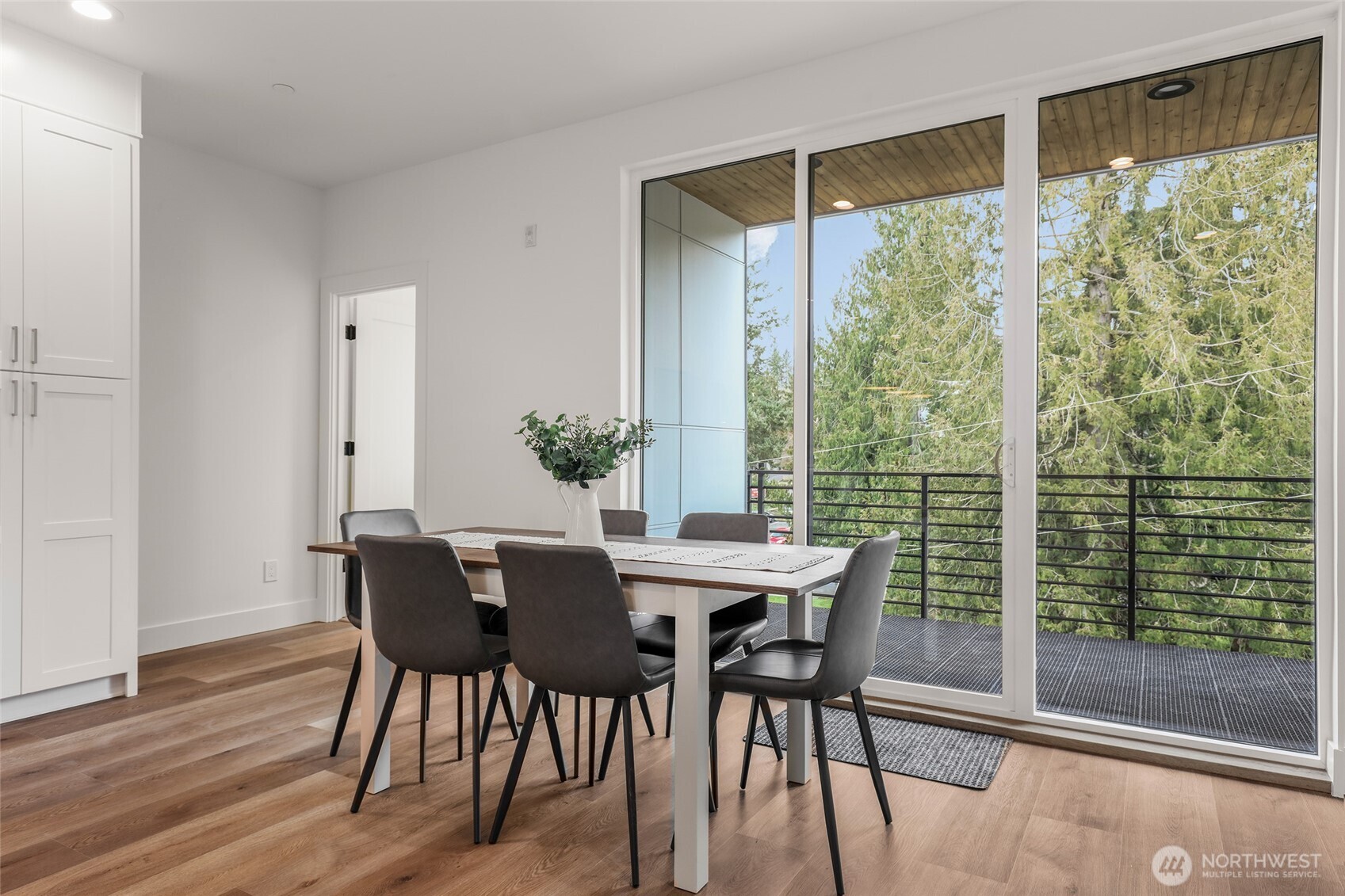 8923 166th Ave NE #103, Redmond, WA 98052