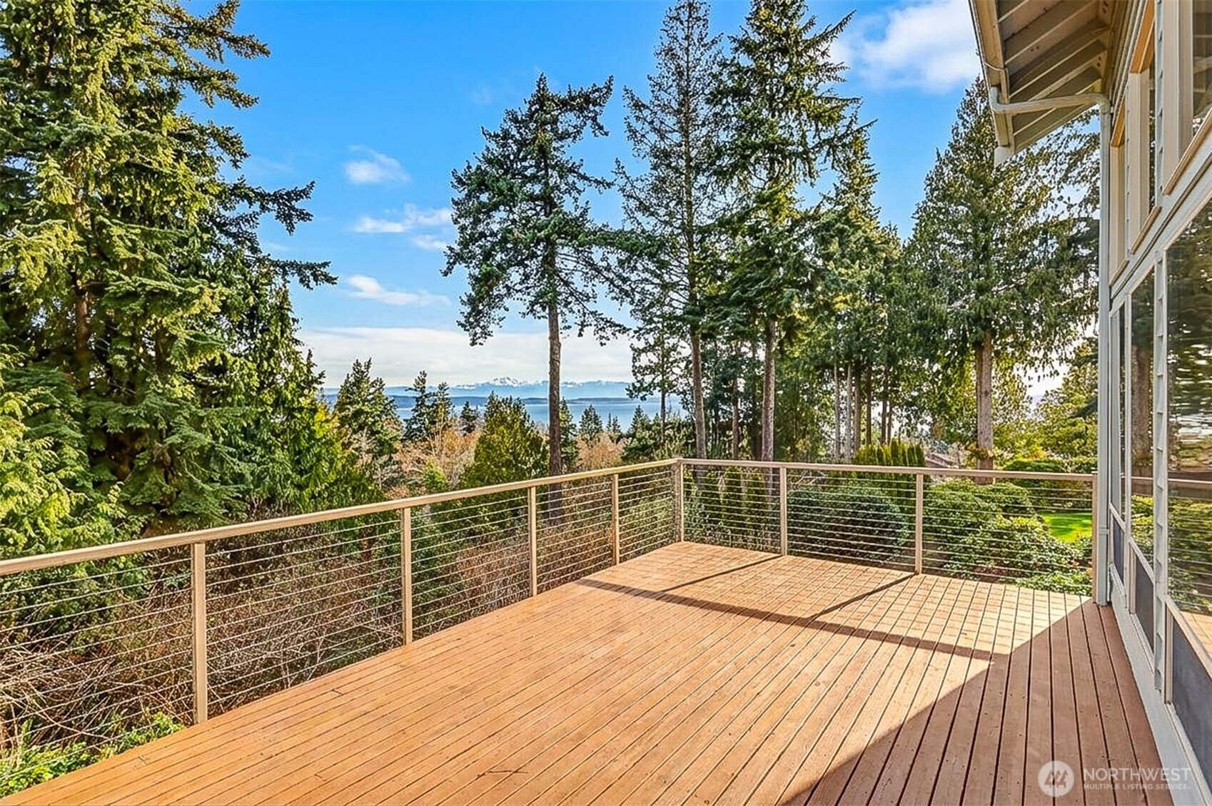 2710 Viewcrest Avenue , Everett, WA 98203