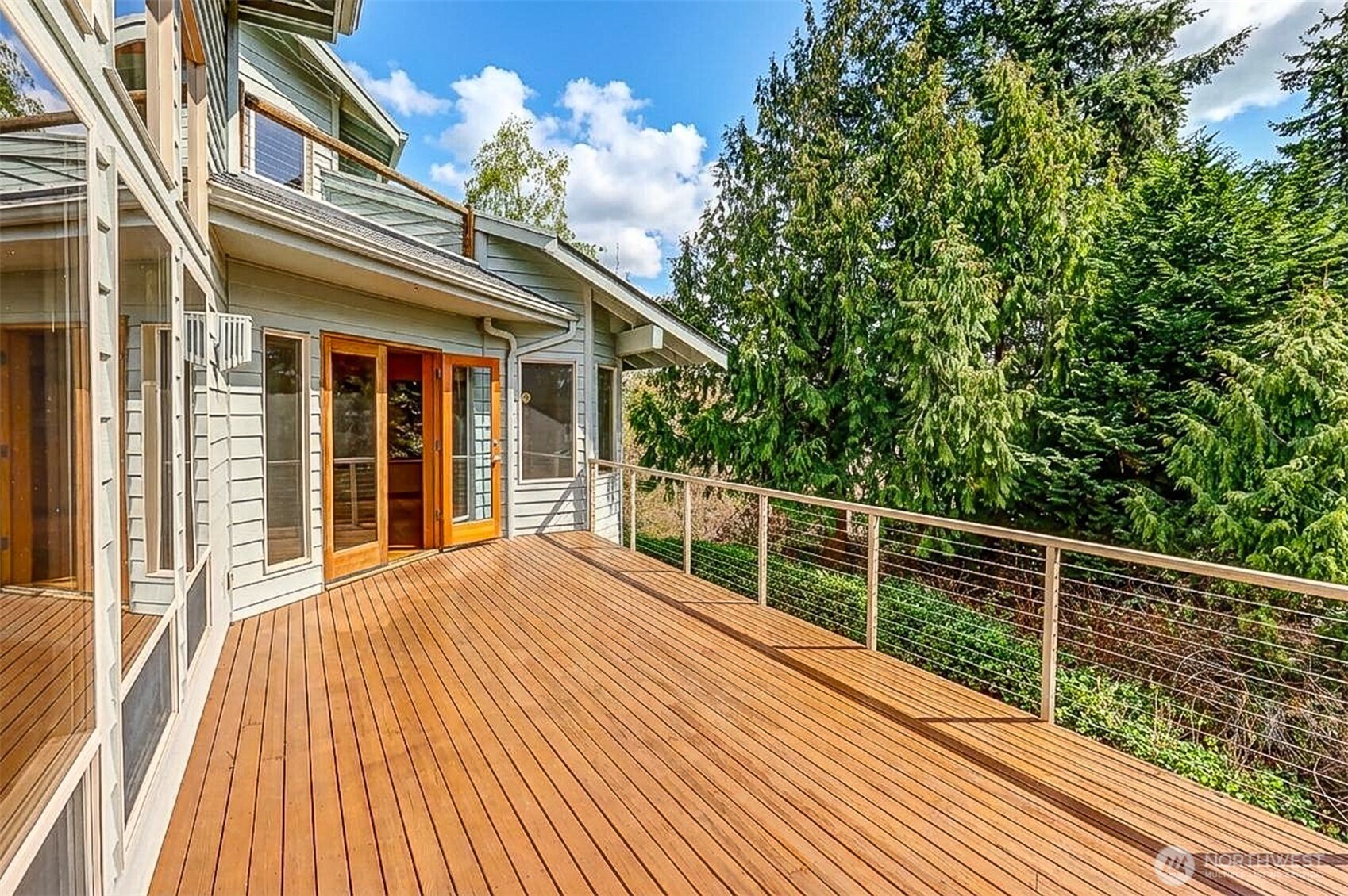 2710 Viewcrest Avenue , Everett, WA 98203