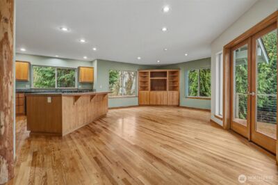 2710 Viewcrest Avenue , Everett, WA 98203 - Photo 17