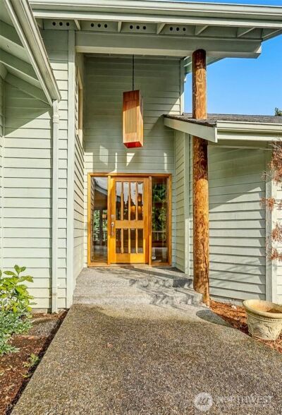 2710 Viewcrest Avenue , Everett, WA 98203 - Photo 2