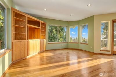 2710 Viewcrest Avenue , Everett, WA 98203 - Photo 21