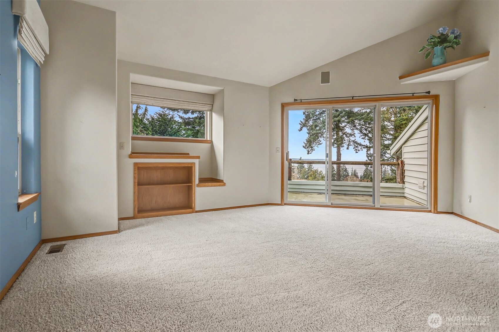 2710 Viewcrest Avenue , Everett, WA 98203