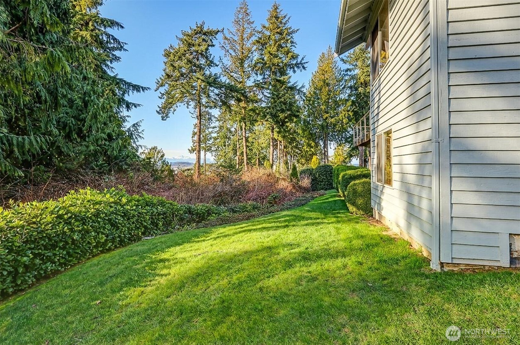 2710 Viewcrest Avenue , Everett, WA 98203