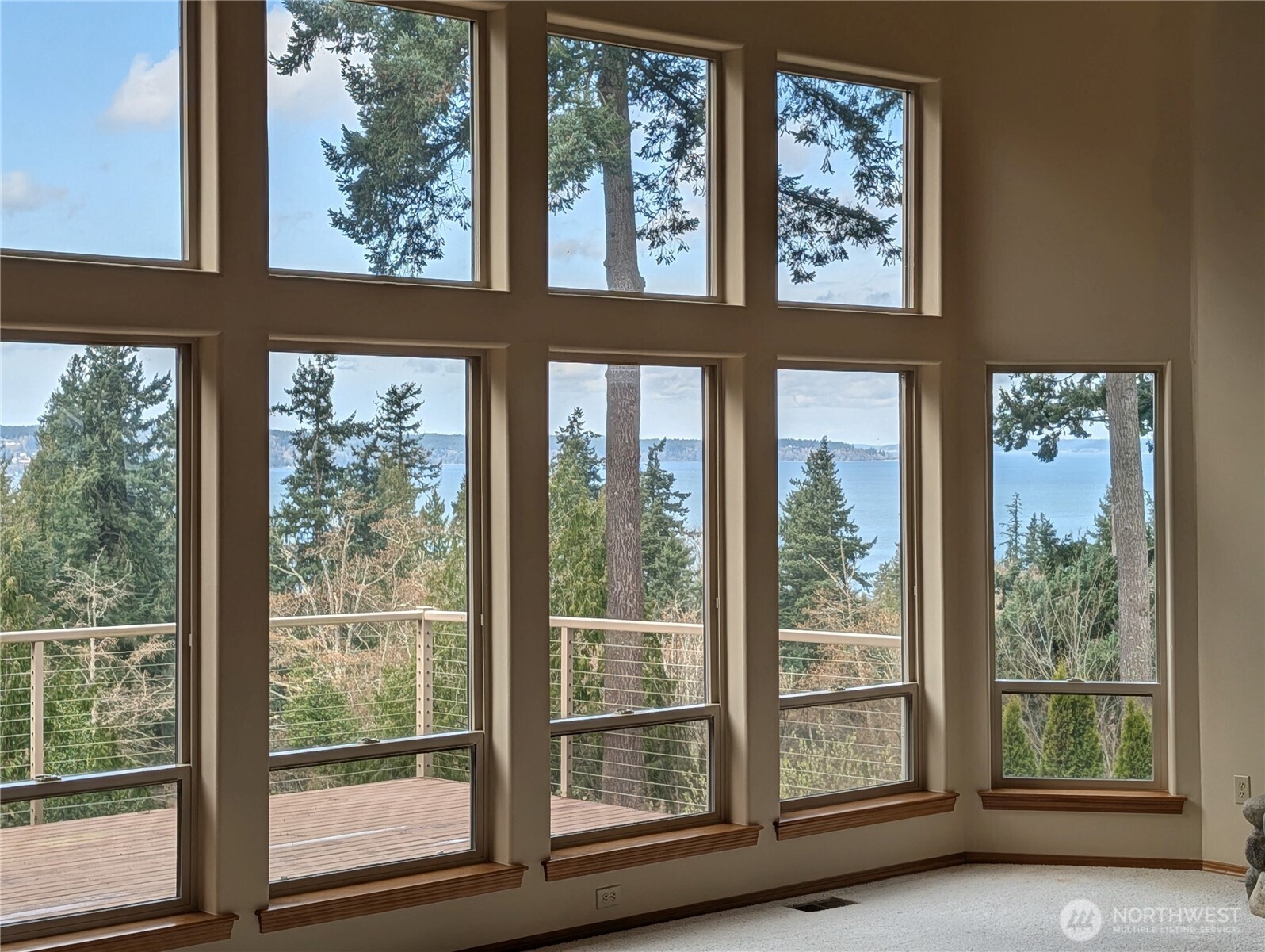 2710 Viewcrest Avenue , Everett, WA 98203