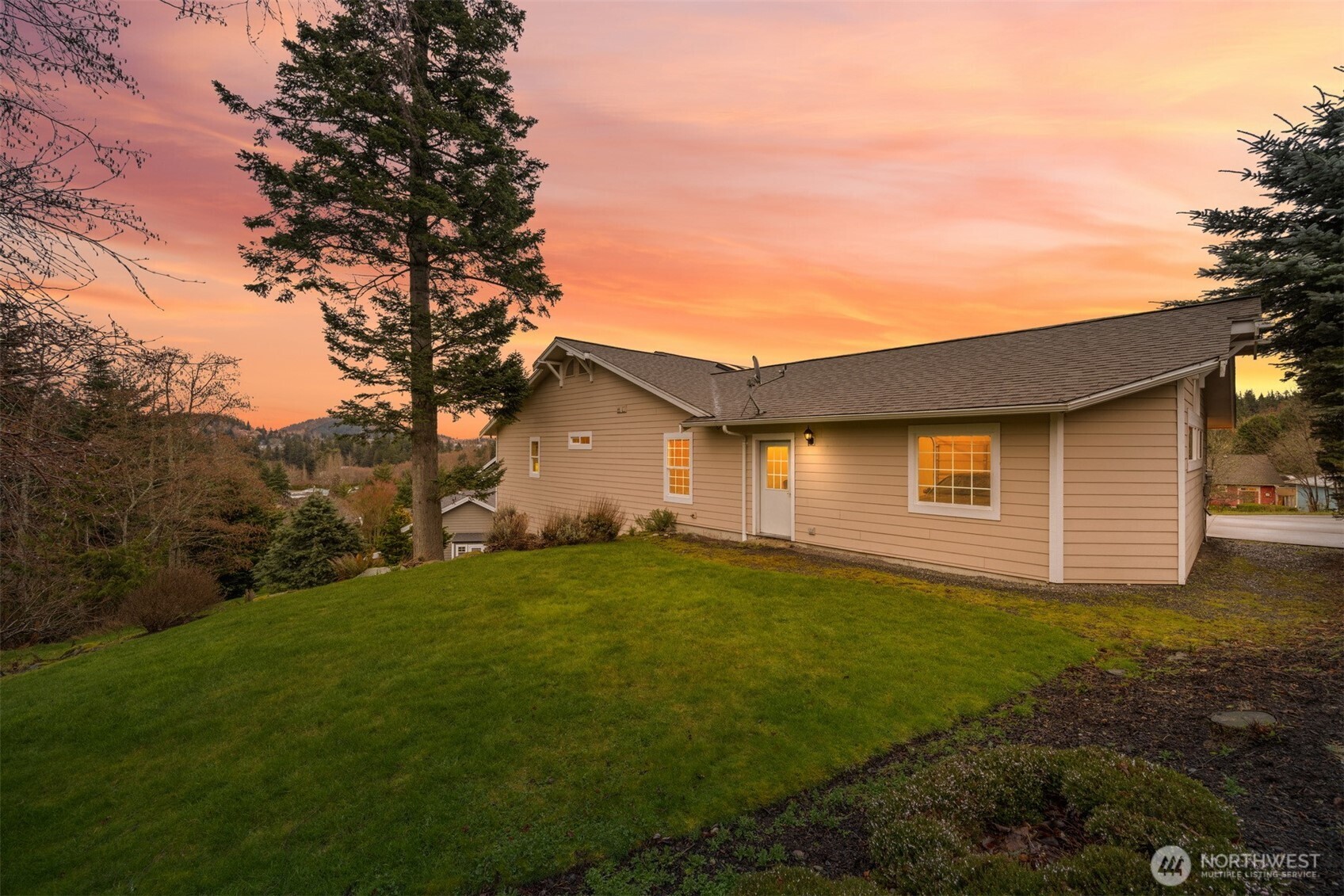 1231 Broad Street , Bellingham, WA 98229