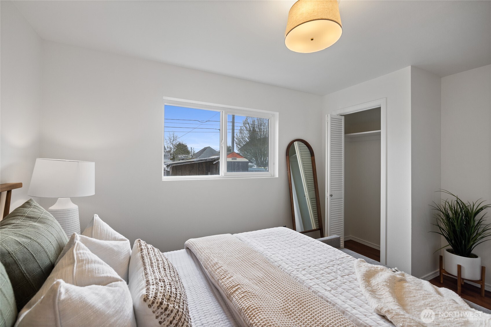 4917 N Vassault Street , Tacoma, WA 98407