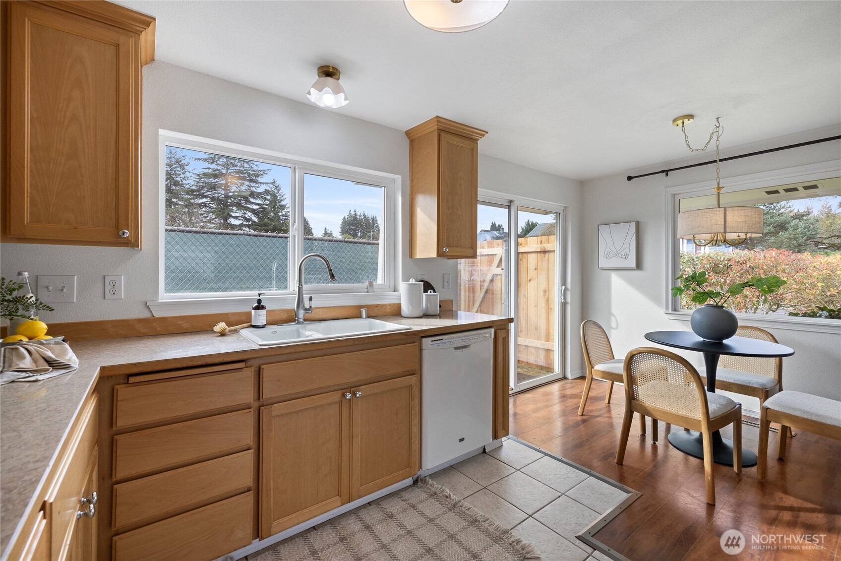 4917 N Vassault Street , Tacoma, WA 98407