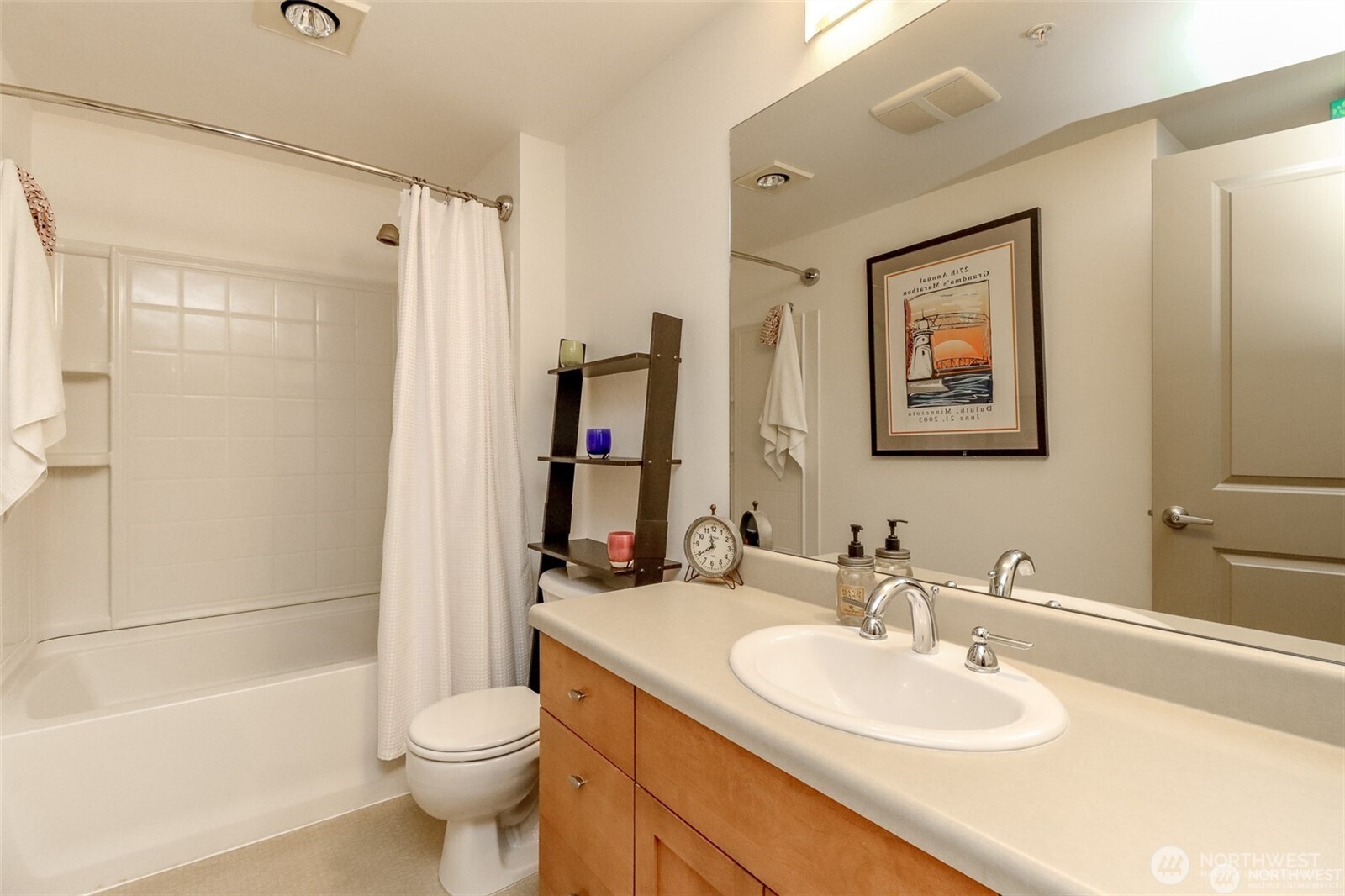 1840 25th Avenue NE #204, Issaquah, WA 98029