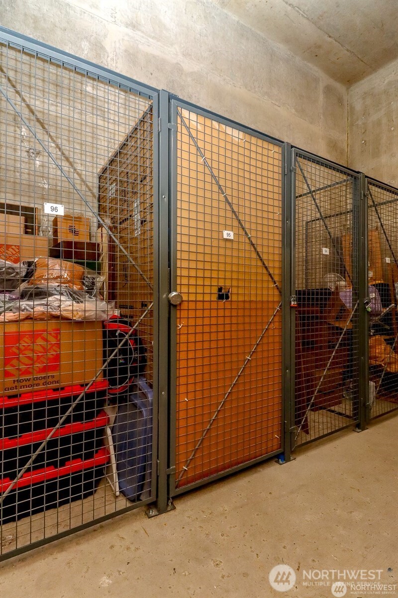 1840 25th Avenue NE #204, Issaquah, WA 98029