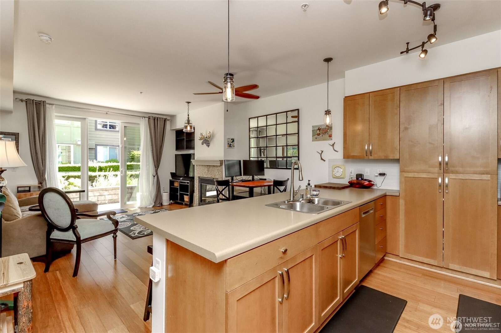 1840 25th Avenue NE #204, Issaquah, WA 98029