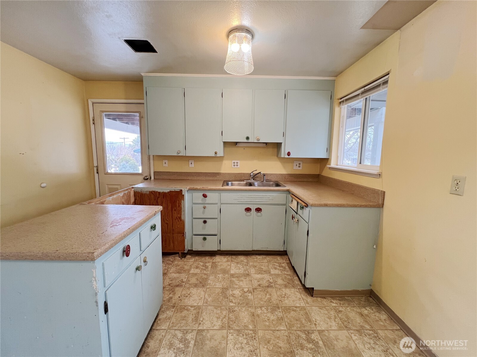 728 Sunrise Drive , Omak, WA 98841