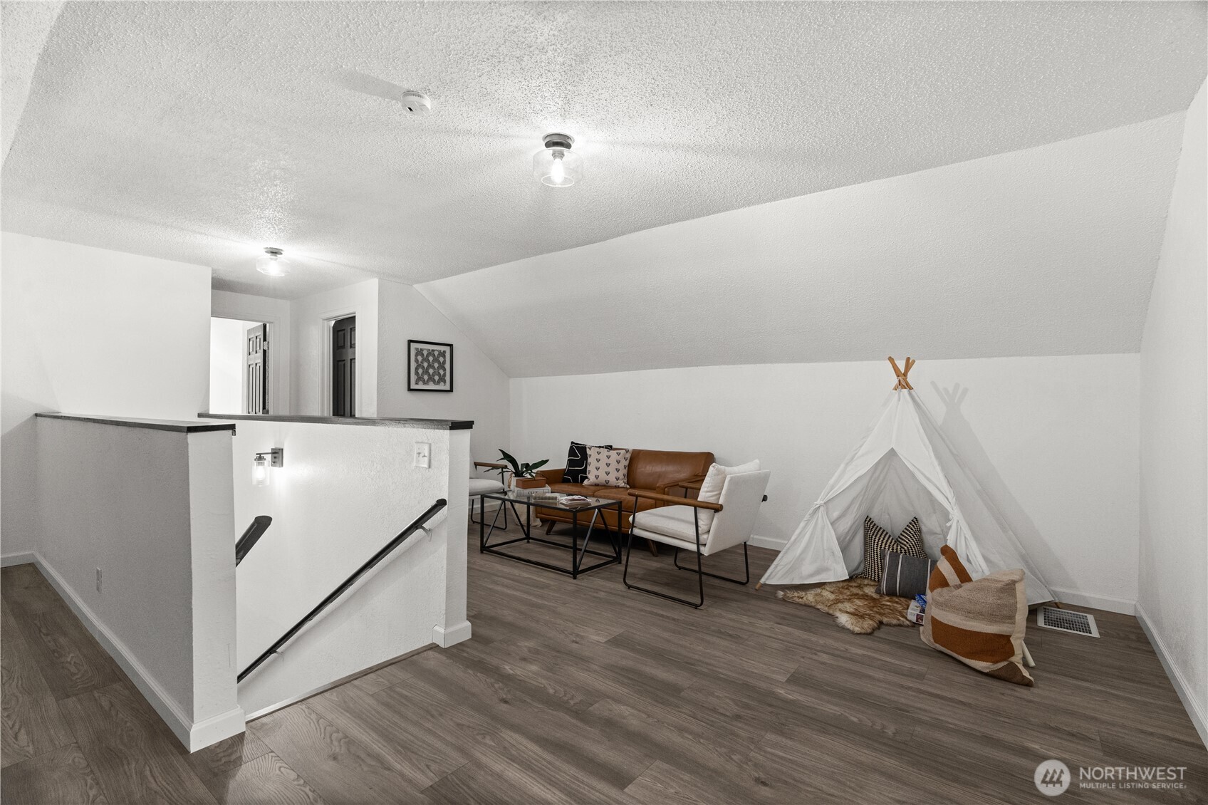 3333 Creek View Court SE, Port Orchard, WA 98366