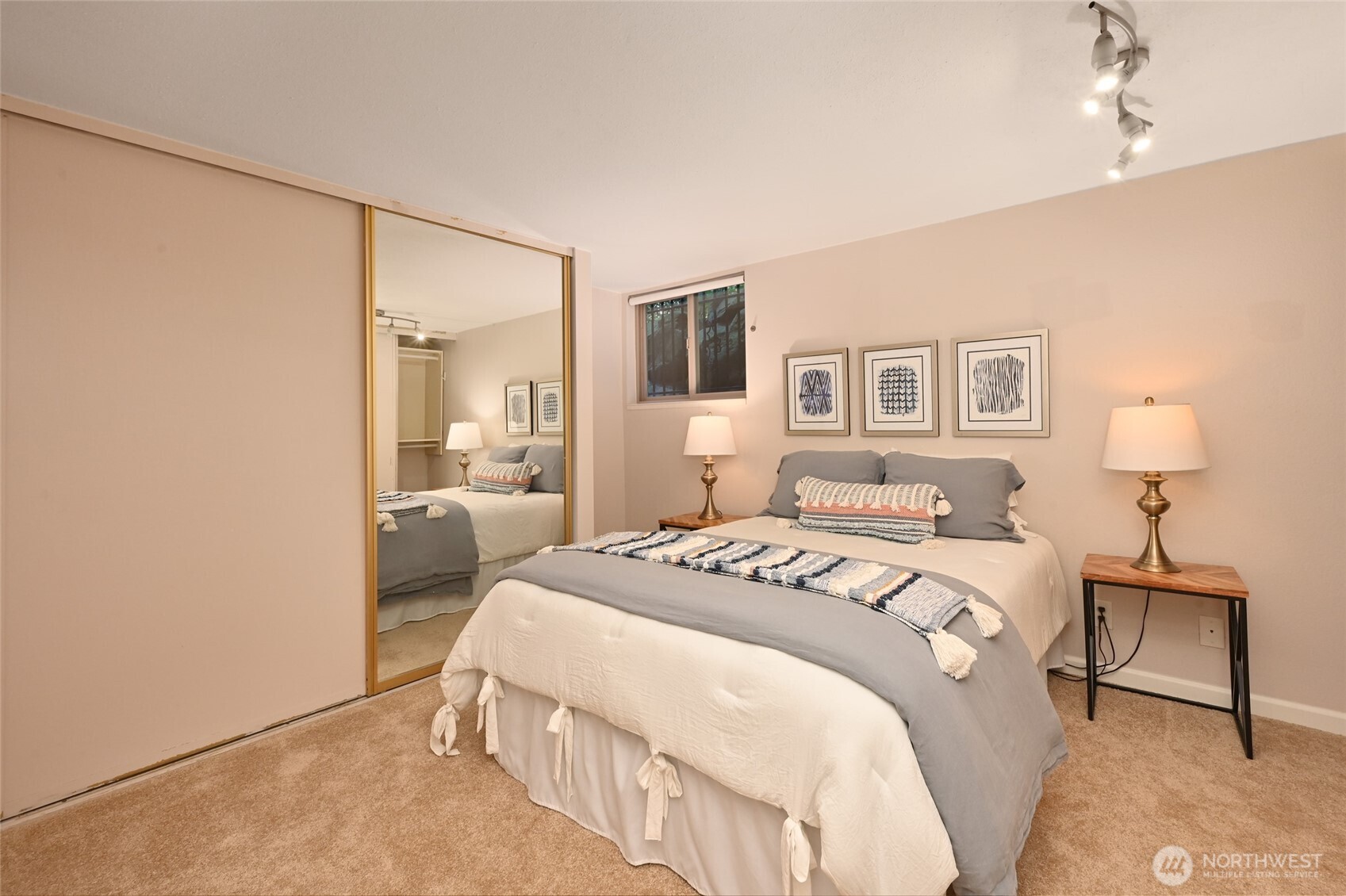 3400 25th Avenue W #101, Seattle, WA 98199