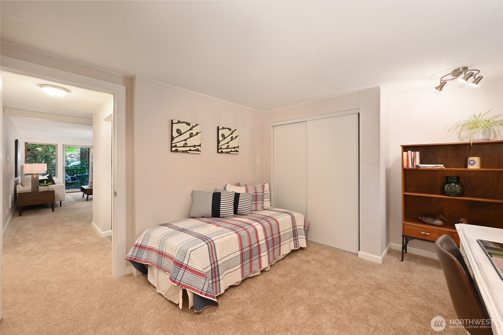 3400 25th Avenue W #101, Seattle, WA 98199